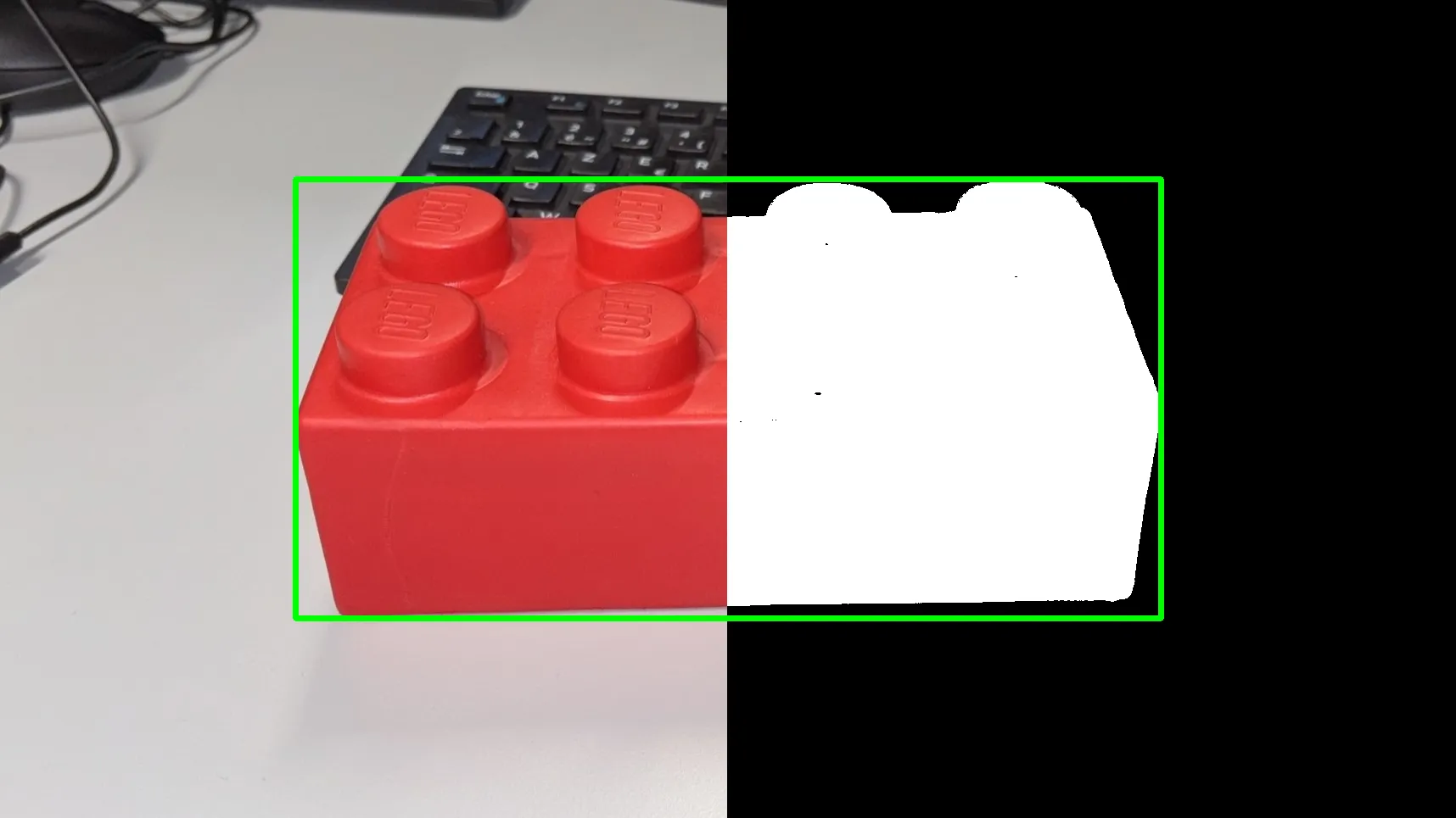 Brique rouge détectée : à gauche l’image caméra avec le rectangle englobant, à droite le masque HSV
