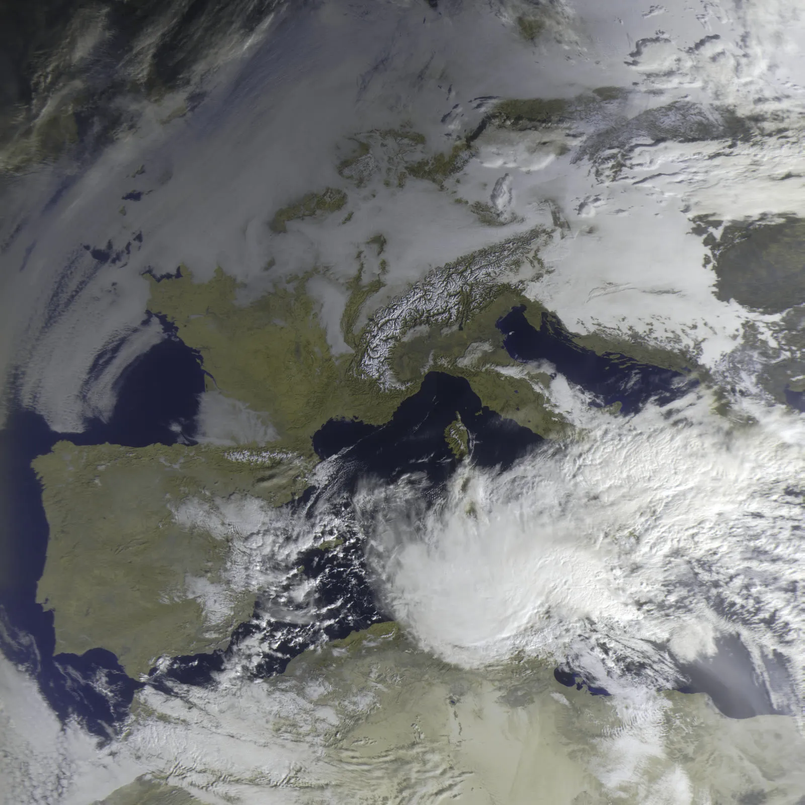 Image en fausses couleurs de l’Europe reçue d’un satellite METEOR-M2